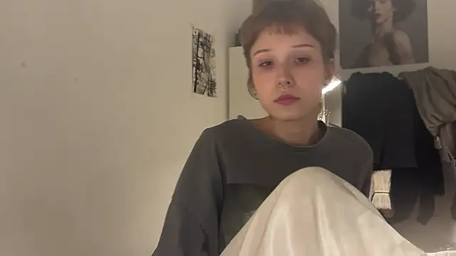 Snapshot of Iris_Pastels chatting on 11/14/25, 10:29 Iris Pastels online show from 11/14/25, 10:29