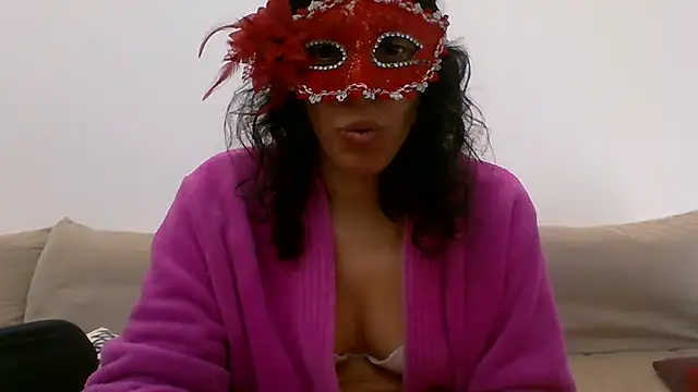 couple-tuga online show from 02/17/25, 11:34