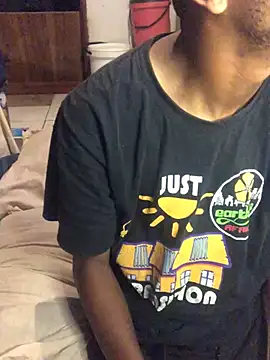 Snapshot of MKbesxxx chatting on 02/13/26, 04:30 MKbesxxx online show from 02/13/26, 04:30