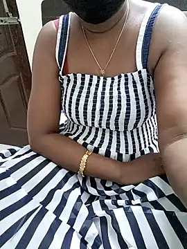 Snapshot of Tamil_Vishalini chatting on 12/30/24, 04:40 Tamil Vishalini online show from 12/30/24, 04:40