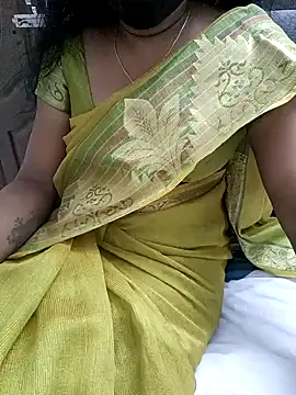 Snapshot of Tamil_Vishalini chatting on 01/01/25, 10:00 Tamil Vishalini online show from 01/01/25, 10:00