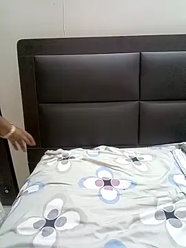 Snapshot of Tamil_Vishalini chatting on 02/05/25, 04:14 Tamil Vishalini online show from 02/05/25, 04:14