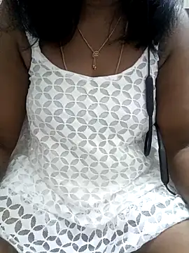 Snapshot of Tamil_Vishalini chatting on 09/17/25, 08:49 Tamil Vishalini online show from 09/17/25, 08:49