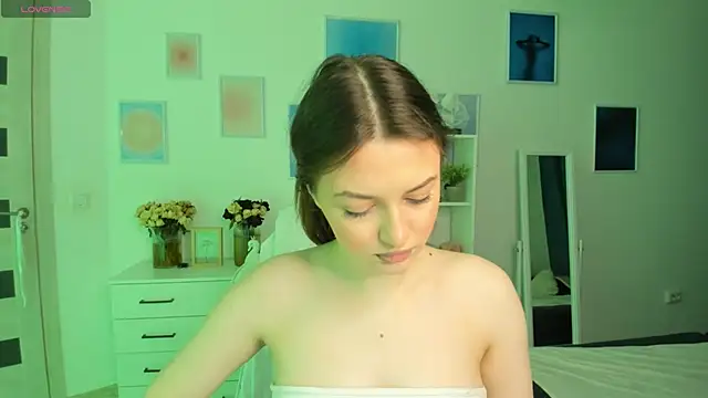 Snapshot of MiaVixxen chatting on 09/22/25, 03:52 MiaVixxen online show from 09/22/25, 03:52