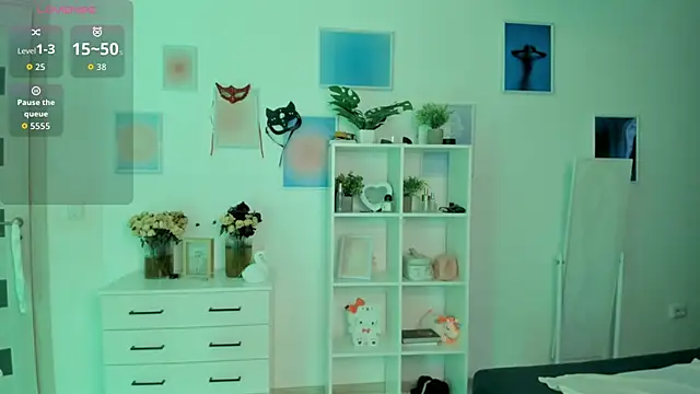 Snapshot of MiaVixxen chatting on 10/02/25, 04:41 MiaVixxen online show from 10/02/25, 04:41