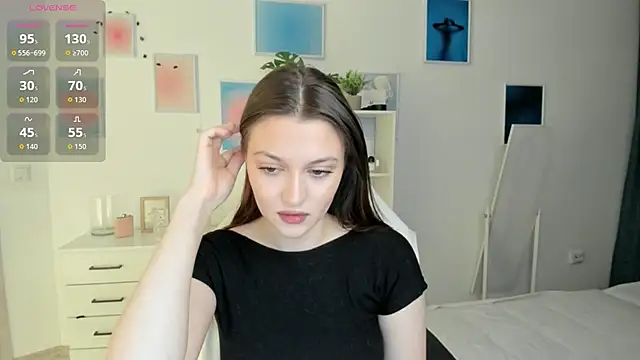 Snapshot of MiaVixxen chatting on 10/21/25, 03:24 MiaVixxen online show from 10/21/25, 03:24