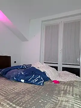 LollyJek  online show from 04/12/26, 08:25