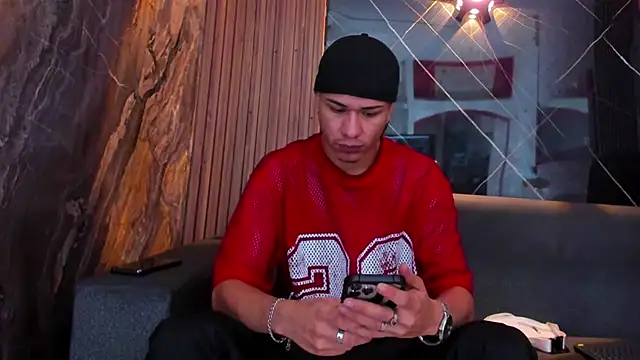 Snapshot of anyelo_waller chatting on 09/13/25, 11:43 anyelo waller online show from 09/13/25, 11:43