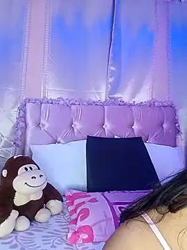 Snapshot of PaulaOrtiz_1 chatting on 03/07/25, 02:45 PaulaOrtiz 1 online show from 03/07/25, 02:45