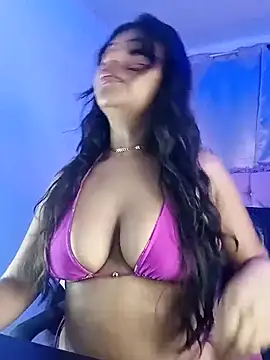 Snapshot of PaulaOrtiz_1 chatting on 03/18/25, 11:19 PaulaOrtiz 1 online show from 03/18/25, 11:19