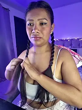 Snapshot of PaulaOrtiz_1 chatting on 10/04/25, 12:52 PaulaOrtiz 1 online show from 10/04/25, 12:52