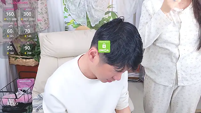 Snapshot of xiaotiantian-76 chatting on 05/05/26, 12:57 xiaotiantian-76 online show from 05/05/26, 12:57