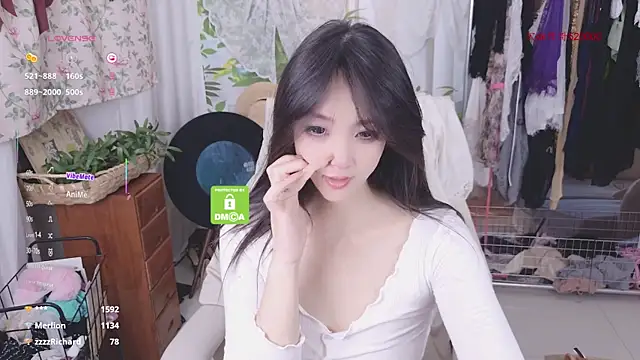 Snapshot of xiaotiantian-76 chatting on 06/03/26, 02:33 xiaotiantian-76 online show from 06/03/26, 02:33