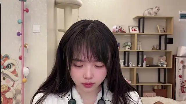 Chenjing0 online show from 12/22/25, 04:20