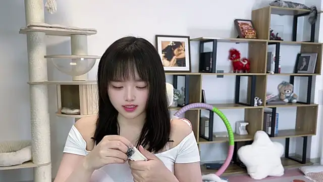 Chenjing0 online show from 04/14/26, 01:06