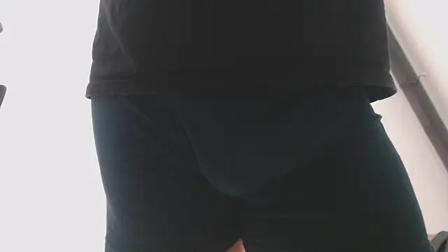 Snapshot of calypsohot chatting on 02/24/26, 02:48 calypsohot online show from 02/24/26, 02:48