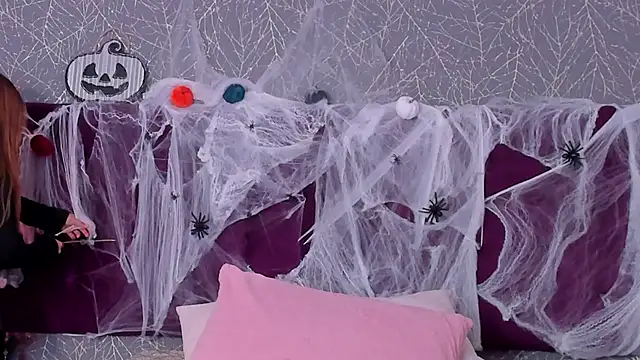 LiaCathaleya online show from 10/10/25, 08:30