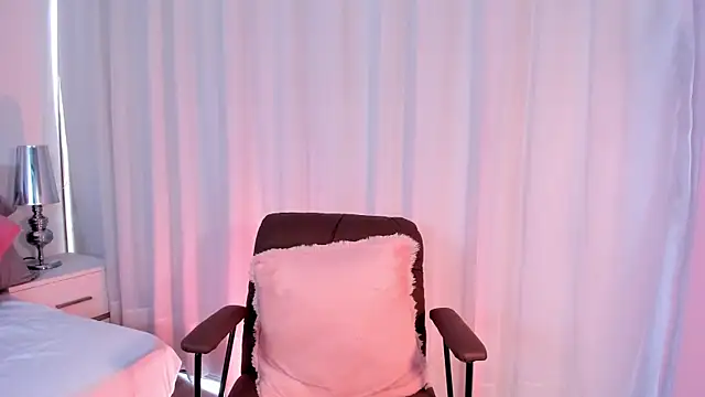 LiaCathaleya online show from 02/11/26, 05:29