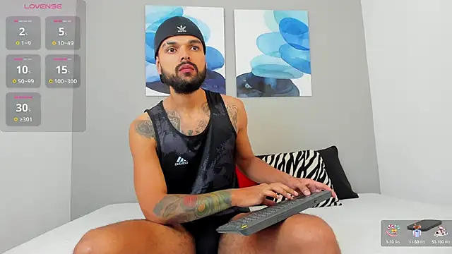 Snapshot of Emilio_Wolf chatting on 02/08/25, 07:05 Emilio Wolf online show from 02/08/25, 07:05