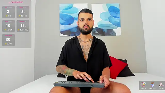 Snapshot of Emilio_Wolf chatting on 02/10/25, 06:24 Emilio Wolf online show from 02/10/25, 06:24