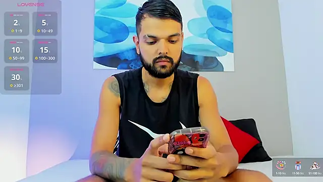 Snapshot of Emilio_Wolf chatting on 02/12/25, 06:51 Emilio Wolf online show from 02/12/25, 06:51