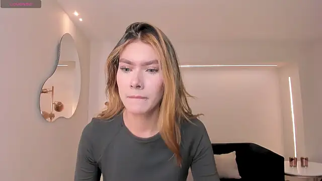 NiaSalvatore online show from 05/14/26, 06:58