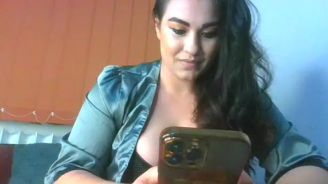 Snapshot of TheTopSecret chatting on 11/30/25, 06:45 TheTopSecret online show from 11/30/25, 06:45