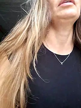 karina warthon online show from 09/13/25, 03:01