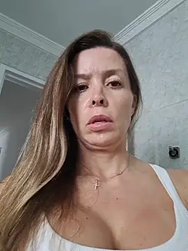 karina warthon online show from 10/30/25, 05:57