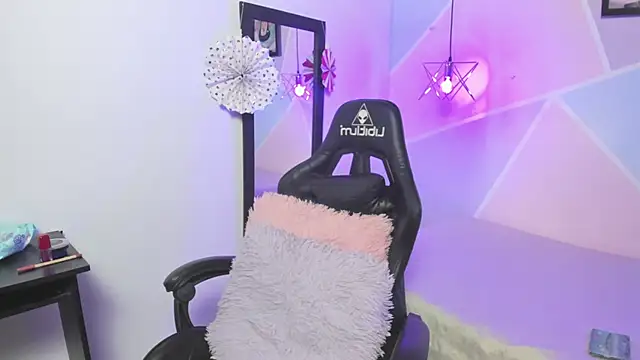 katy handerson online show from 01/25/25, 07:39