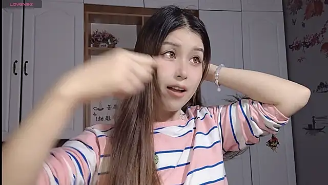 Lucky-xiuxiu online show from 02/22/25, 12:05