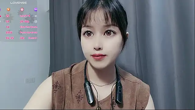 Lucky-xiuxiu online show from 10/18/25, 02:40