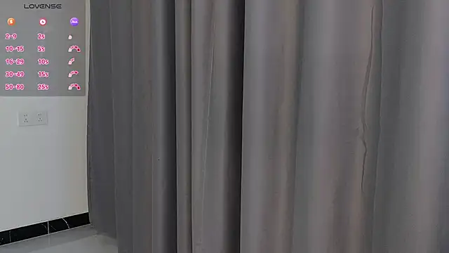 Lucky-xiuxiu online show from 10/21/25, 03:24