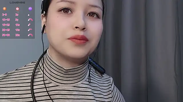 Lucky-xiuxiu online show from 12/04/25, 03:10