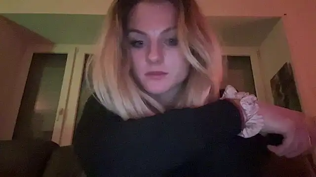 Snapshot of HotGermanGirl97 chatting on 01/14/25, 08:26 HotGermanGirl97 online show from 01/14/25, 08:26