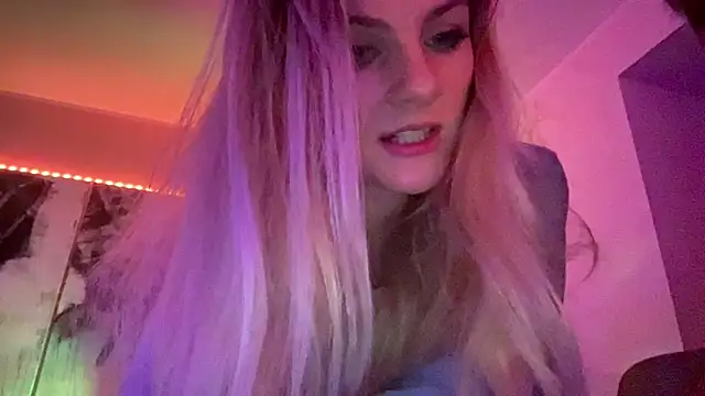 Snapshot of HotGermanGirl97 chatting on 01/18/25, 02:03 HotGermanGirl97 online show from 01/18/25, 02:03