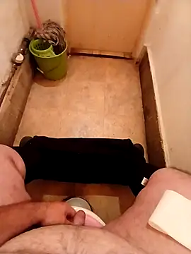 Snapshot of balint35 chatting on 09/10/25, 05:51 balint35 online show from 09/10/25, 05:51