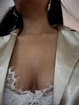 BELLA--26 online show from 09/20/25, 02:29