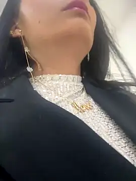 BELLA--26 online show from 11/07/25, 02:17