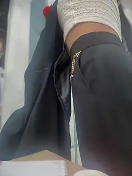 BELLA--26 online show from 11/28/25, 01:47