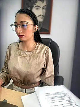 BELLA--26 online show from 11/29/25, 12:52