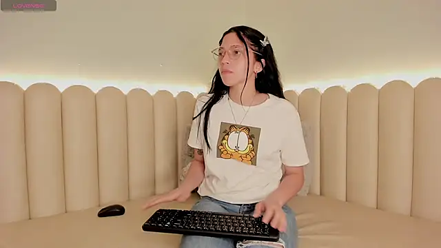 catalina rrosee online show from 01/03/25, 10:29