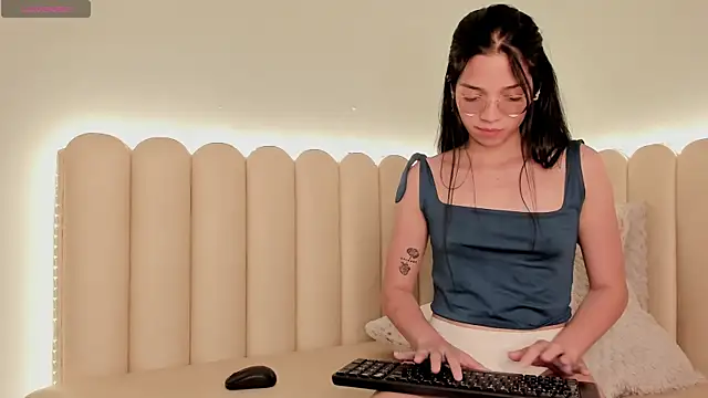 catalina rrosee online show from 01/04/25, 10:13