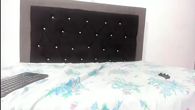 Snapshot of violetadumsper chatting on 02/11/25, 08:58 violetadumsper online show from 02/11/25, 08:58