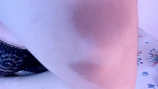 Snapshot of violetadumsper chatting on 10/05/25, 03:27 violetadumsper online show from 10/05/25, 03:27