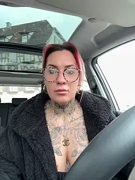 Mia-Fuchs online show from 03/10/25, 11:21