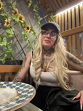 Mia-Fuchs online show from 03/16/25, 06:55