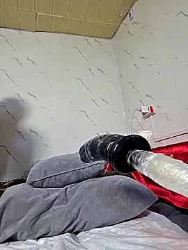 Snapshot of zasmin3 chatting on 09/13/25, 08:14 zasmin3 online show from 09/13/25, 08:14