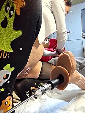 Snapshot of zasmin3 chatting on 11/15/25, 12:08 zasmin3 online show from 11/15/25, 12:08