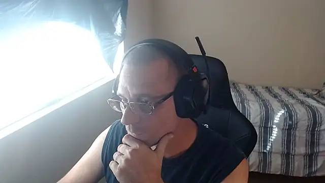 Snapshot of Dubesnackes chatting on 11/04/25, 08:52 Dubesnackes online show from 11/04/25, 08:52